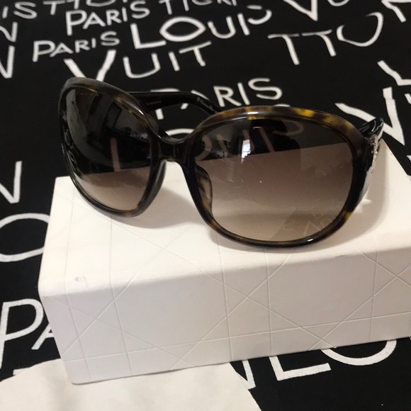 Authentic Christian Dior sun glasses - Picture 3 of 8